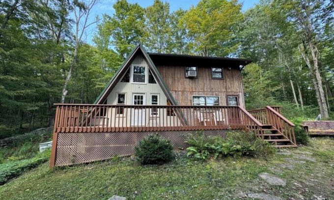 Susquehanna Cabin | Peaceful and Private A-frame in the woods, not far from Elk Mountain Ski Resort!