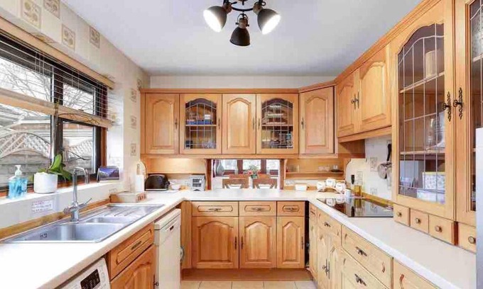 Hoddesdon House | Peaceful,captivating Home With Idylic Surroundings