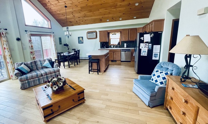 Prattsville House | Peaceful Catskill Mountains Cabin