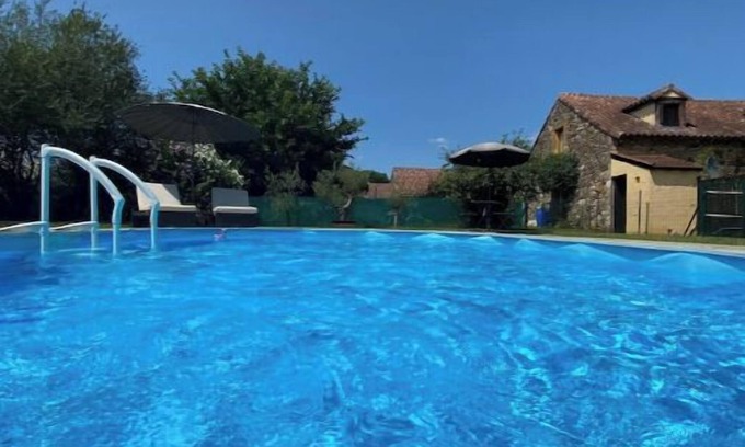 Montclera Cottage | Peaceful, comfortable retreat with poolnn