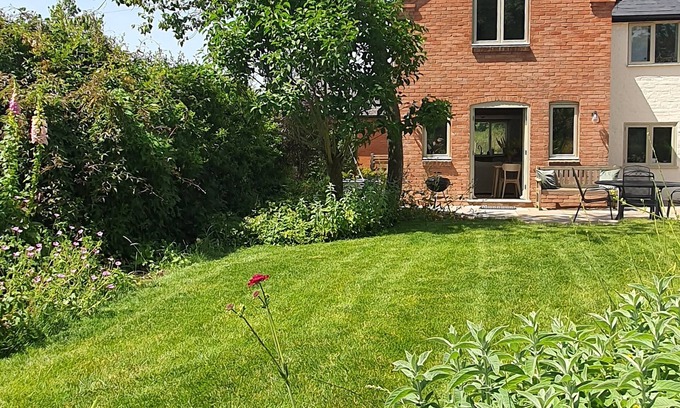 Leominster Cottage | Peaceful cottage nr Ludlow & Leominster, newly renovated, large garden & orchard