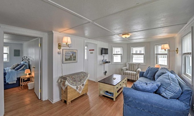 Matunuck House | Peaceful Cottage - Steps to Matunuck Beach