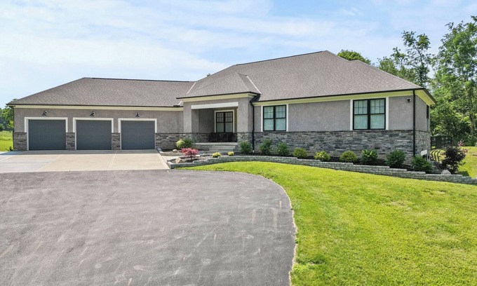 Pataskala House | Peaceful Country Living Close to the City!