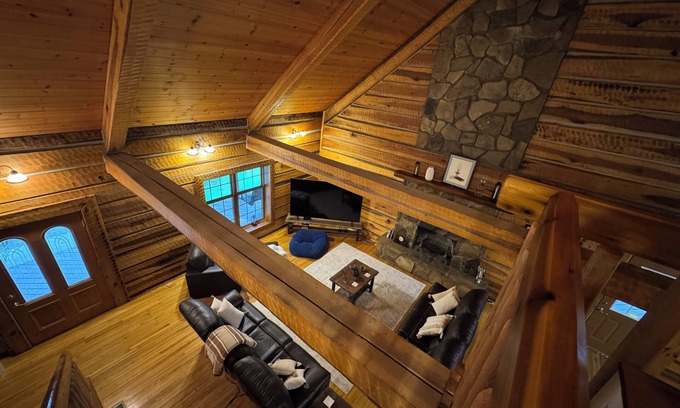 Farmers Cabin | Peaceful, cozy cabin less than two miles from Cave Run Lake and I64.
