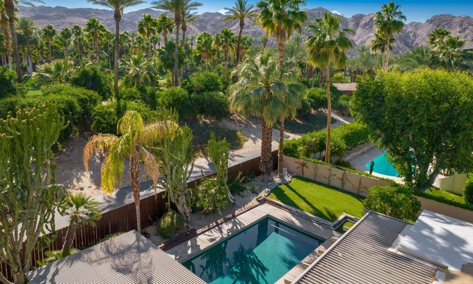 Magnesia Falls Cove House | PEACEFUL EASY FEELING - 28 Day Minimum Stay - 10% Off