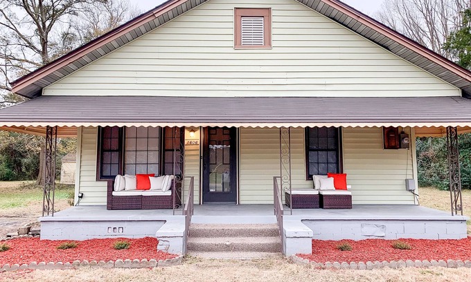 Goldsboro House | Peaceful & Family Friendly 3BR w/Large Backyard