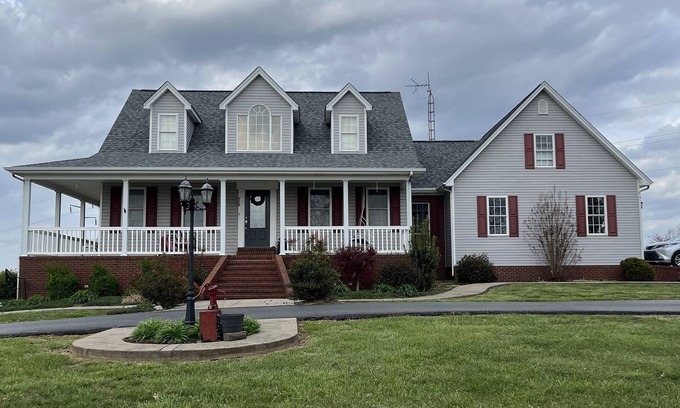Blackford Apartment | Peaceful farmhouse basement apartment
