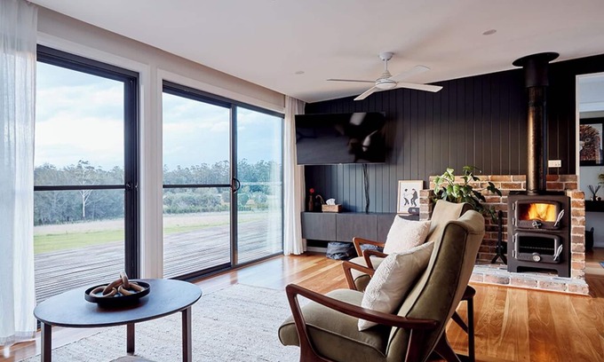 Collombatti House | Peaceful Farmstay with Breathtaking Country Views