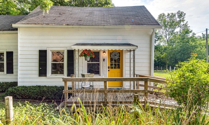 Franklin House | Peaceful Franklin Cottage about 1 Mi to Downtown!