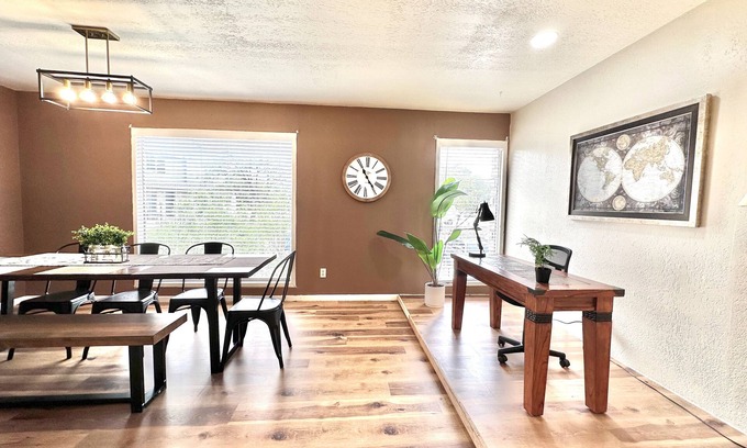 Point Venture House | Peaceful Getaway*Golf Course View*Lake Travis