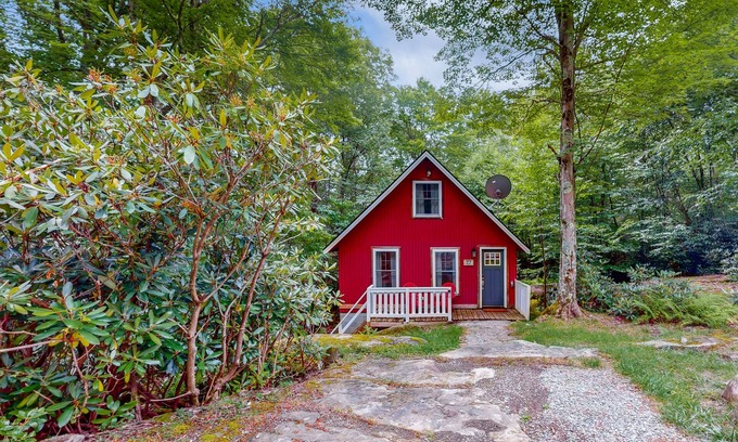 Crellin House | Peaceful home near summer and winter outdoor activities - 4 wheel drive needed