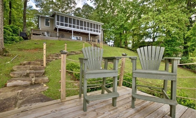 Alexander City House | Peaceful Lakefront, Spectacular View, Spacious 2 Level, 30 Min from Auburn