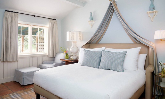 Lake Austin Village Hotel | Peaceful Lakefront Escape, Fitness Classes, Pools & Sauna