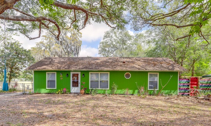 Walsingham House | Peaceful Largo Vacation Rental w/Sauna & Yard!