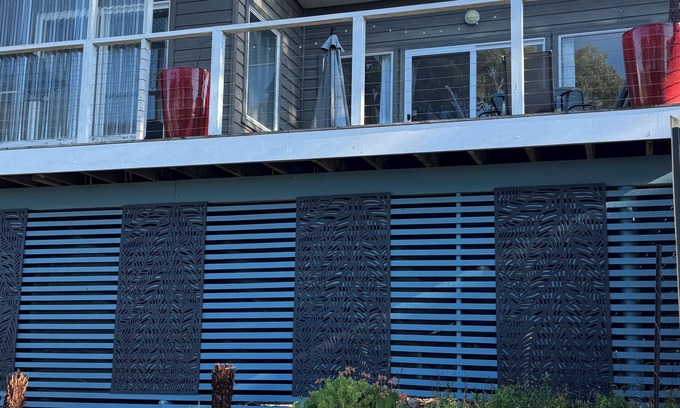 Clarence Point House | Peaceful -Local Wine & Tamar River Views/Pets Allowed