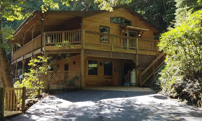 Cataloochee Ranch House | Peaceful mountain vacation at The Rusty Elk Retreat