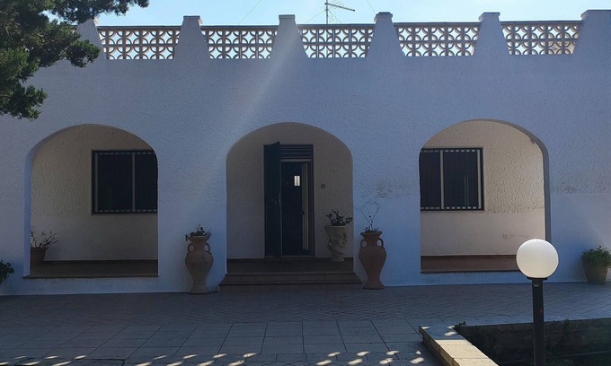 Giorgilorio Villa | Peaceful Nature Salento Villa w/Beach at 5 mins & Private Jacuzzi