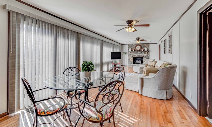 Buffalo House | Peaceful Niangua River Retreat