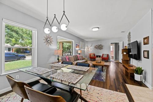 Dallas House | Peaceful on San Paula