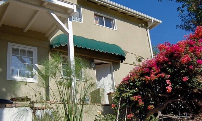 Sherman Oaks Apartment | Peaceful, Private & Secure Guest House/Apt In Sherman Oaks Foothills.