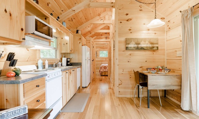 Tryon Cabin | Peaceful, private & serene cabin near wineries, TIEC & outdoor activities