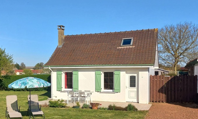 Wailly-Beaucamp House | Peaceful retreat with garden, terrace, WiFi & private parking (3 guests)