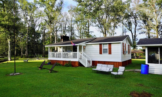 Ruffin House | Peaceful River House in Branchville