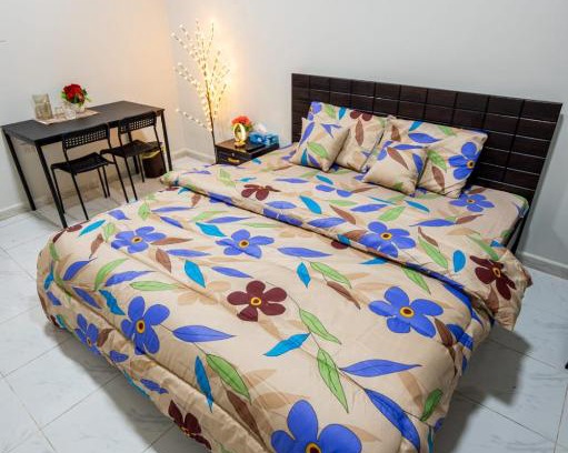 Mussafah House | Peaceful Room for Family or Couples