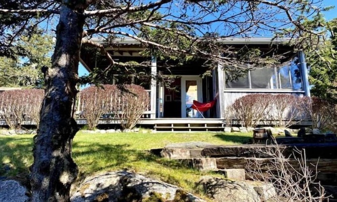 Kingsburg Cabin | Peaceful Seaside Cottage Retreat