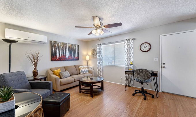Mira Costa House | Peaceful Senior Community Near Beach, Restaurants & Shopping