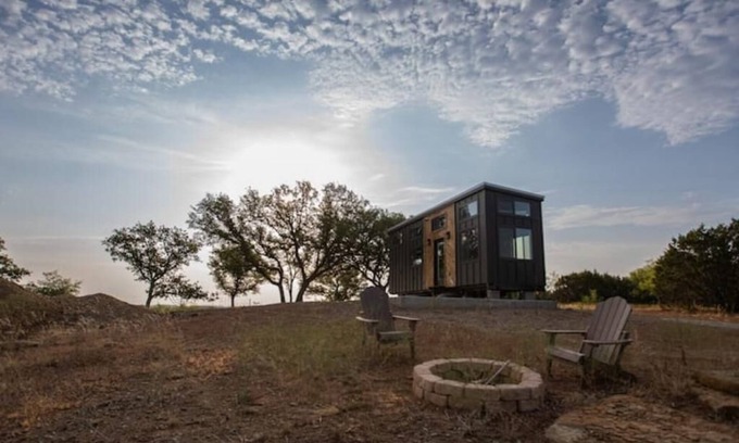 Thurber Cabin | Peaceful Tiny Home on Hilltop with Gorgeous Sunsets & Scenic Views