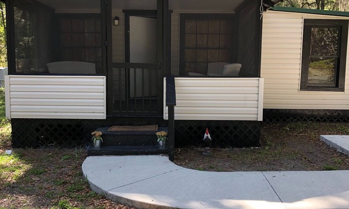 Florahome House | Peaceful, two bedroom home in lovely Florahome, FL.