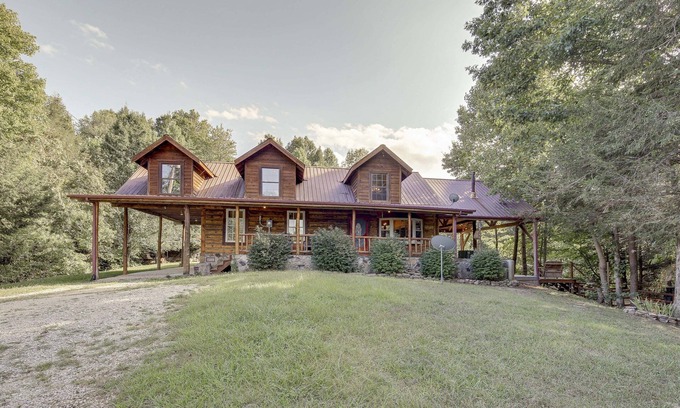 Whitley City Cabin | Peaceful Whitley City Cabin on 10 Wooded Acres!