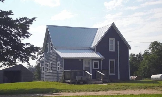 Springdale Other | Peaceful working farmhouse near Ord Ne.