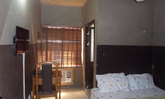 Yaba Hotel | Peaceland Hotel Somulu