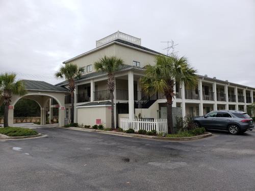 St. George Hotel | Peach Tree Inn