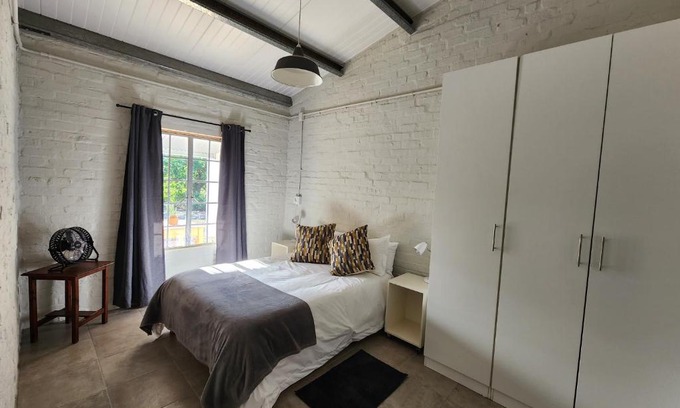 Tulbagh Apartment | Peacock Guesthouse