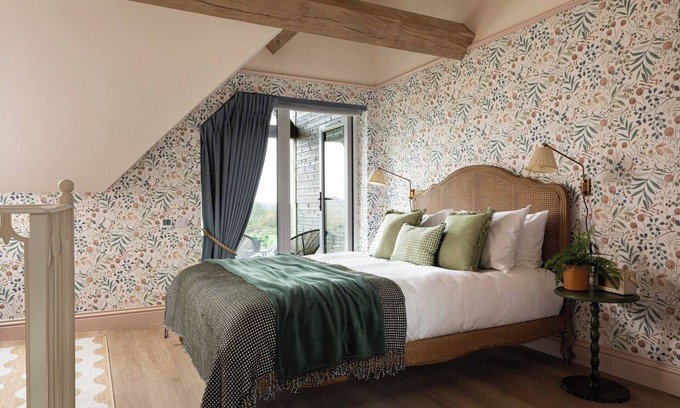 Alton House | Peacock's Roost - Otium Wine Estate