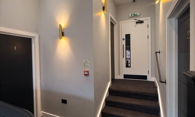 Cole Green Hotel | Pear Tree Inn