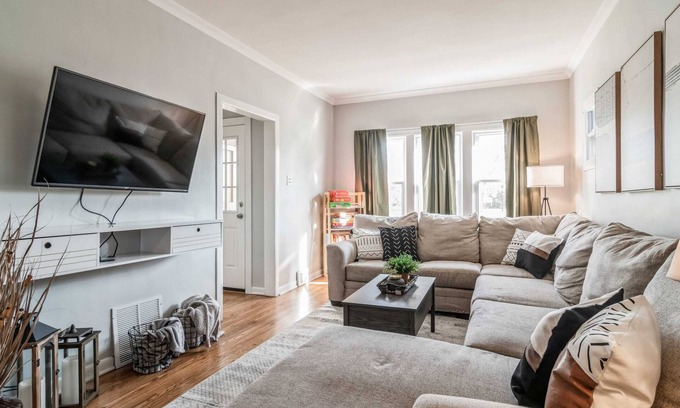 Forest Park House | Pearly Gates | 3 Bed | Sleeps 5 | w/2-Car Garage