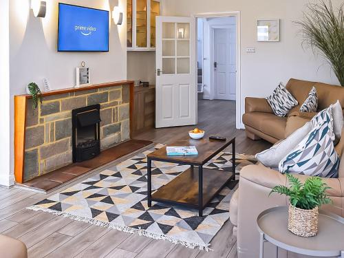 Middleton-on-Sea House | Pebble Cottage