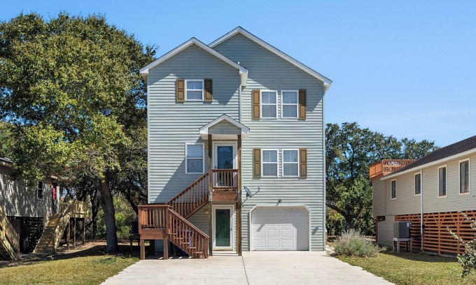 Nags Head House | Peg Leg Pete's | Pets | Screened Porch | Outdoor Shower