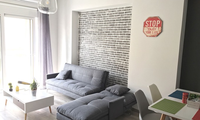 Nea Chora Apartment | Pegasus Amazing Flat, 2min walk from the beach and 7min walk from Old Town