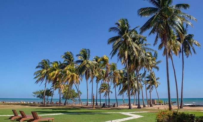 Dangriga Hotel | Pelican Beach Resort