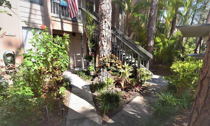 Vamo Condo | Pelican Cove Condominium GL323