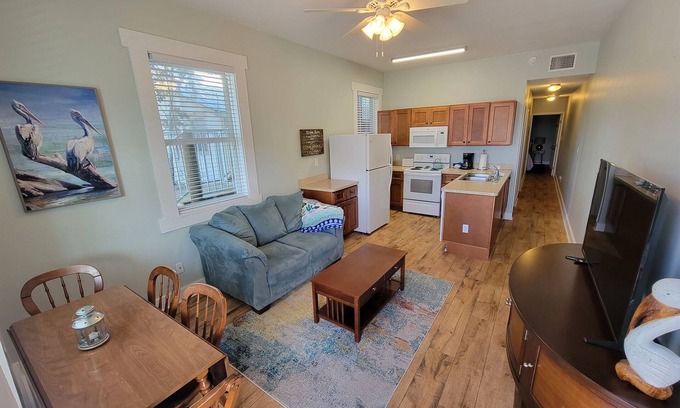 Cedar Key Condo | Pelican Point * 1st Floor * King Bed * 2 Bathrooms