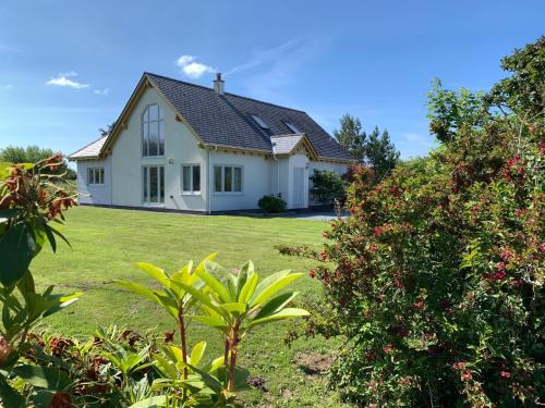 Newborough House | Pen Braint