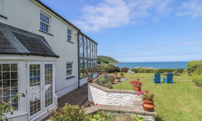 Aberporth Cottage | PEN Y GRAIG, luxury holiday cottage, with open fire in Aberporth