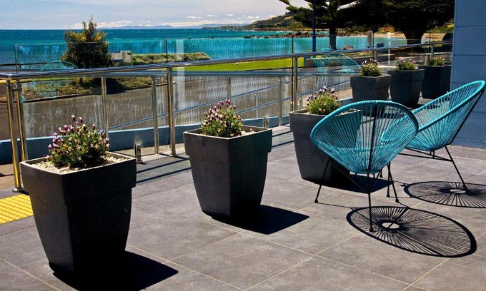 Penguin Apartment | Penguin Beachfront Apartments