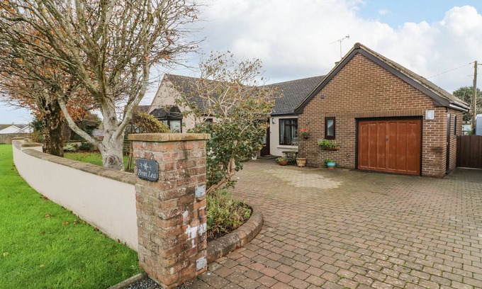 Penally Cottage | PENN LEA, family friendly, with a garden in Penally
